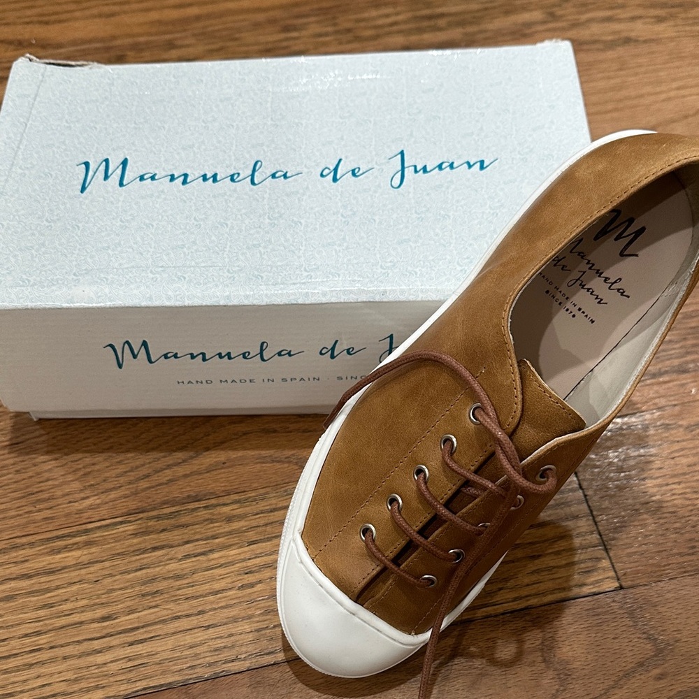 Manuela de Juan size 33 2 luggage colored lace up sneaker BNIB handmade in Spain